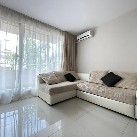 Admiral Plaza Premium *