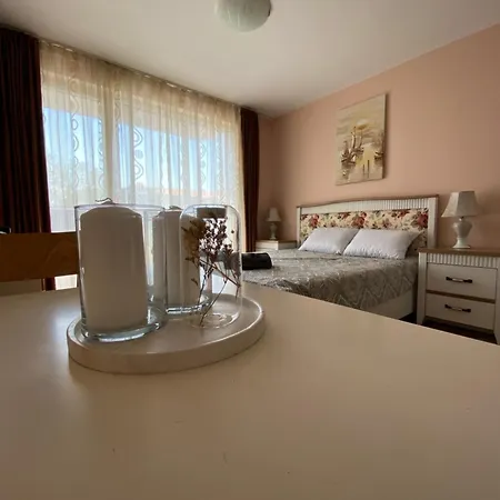 Admiral Plaza Premium Апартамент Слънчев бряг