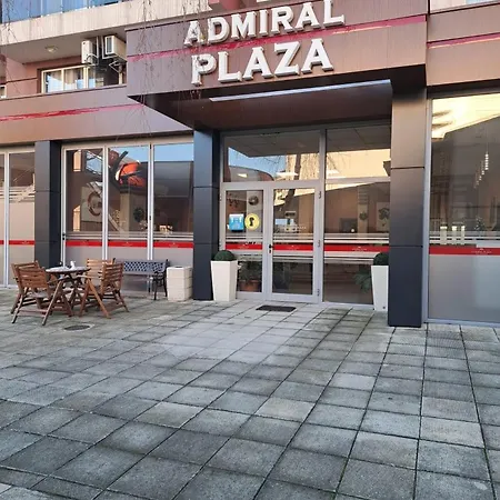 Admiral Plaza Premium Suites Napospart